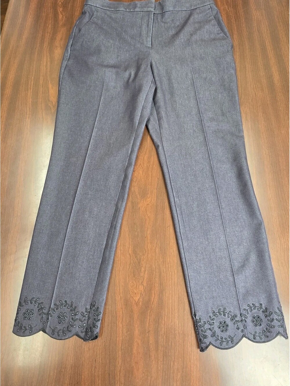 Ann Taylor SZ 4 Blue Scalloped Hem Embroidered Crop Pants Coastal Sophisiticate